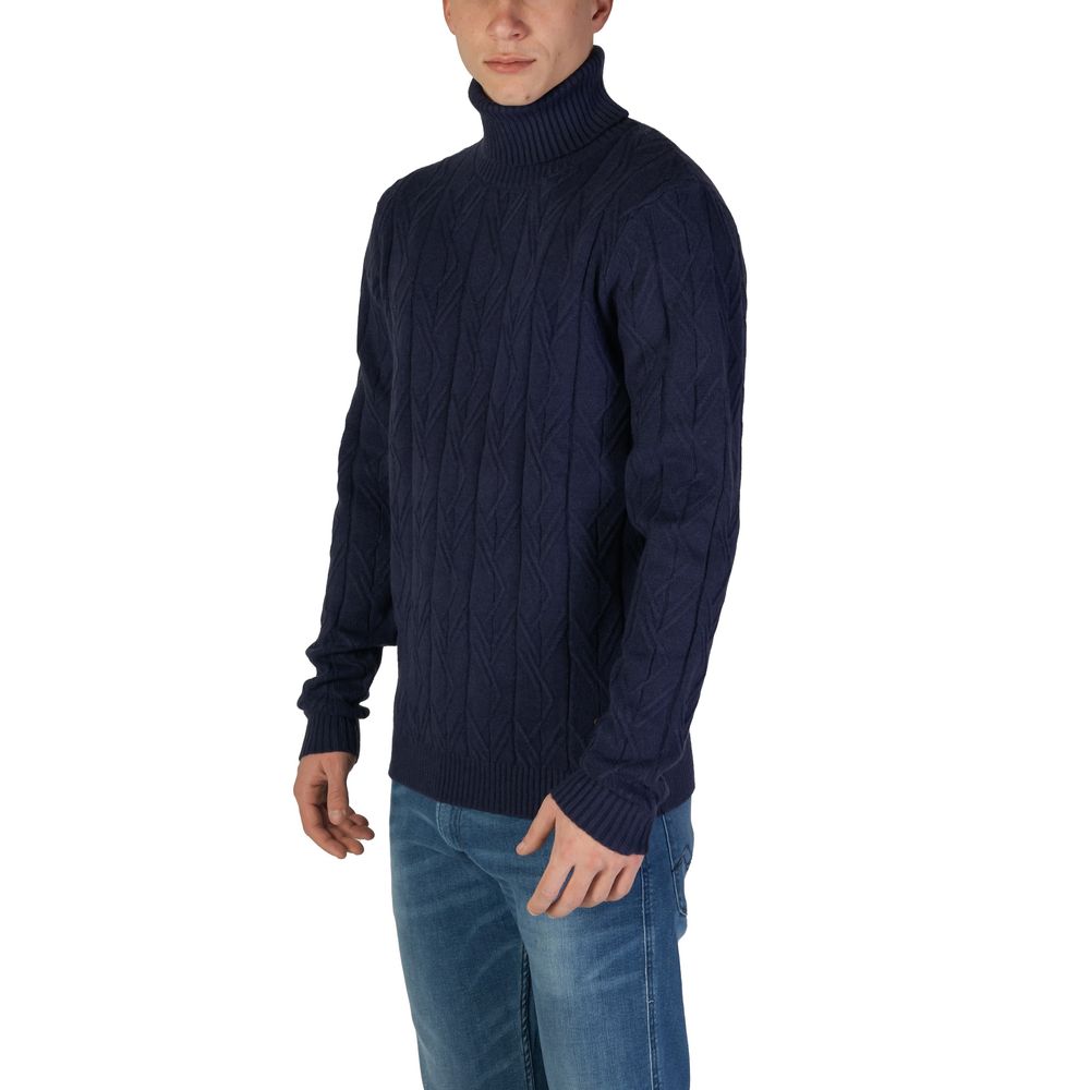 Sweater by In My Hood for men in nylon & polyester blue showcases a discreet silhouette, finished with a discreet and for a discreet look.