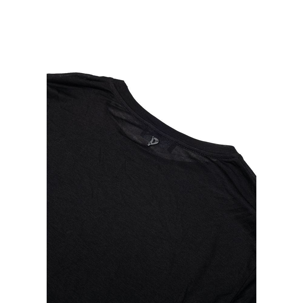 T-Shirt by Dondup for women in modal silk & viscose black showcases a dramatic silhouette, elegantly detailed with a dramatic and for a truly dramatic finish.