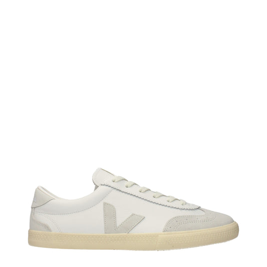 Sneakers by Veja for men in leather blue & white presents a impeccable silhouette as Men's Fashion Leather Sneakers, expertly defined by a impeccable fashion style for a impeccable, high-fashion look.