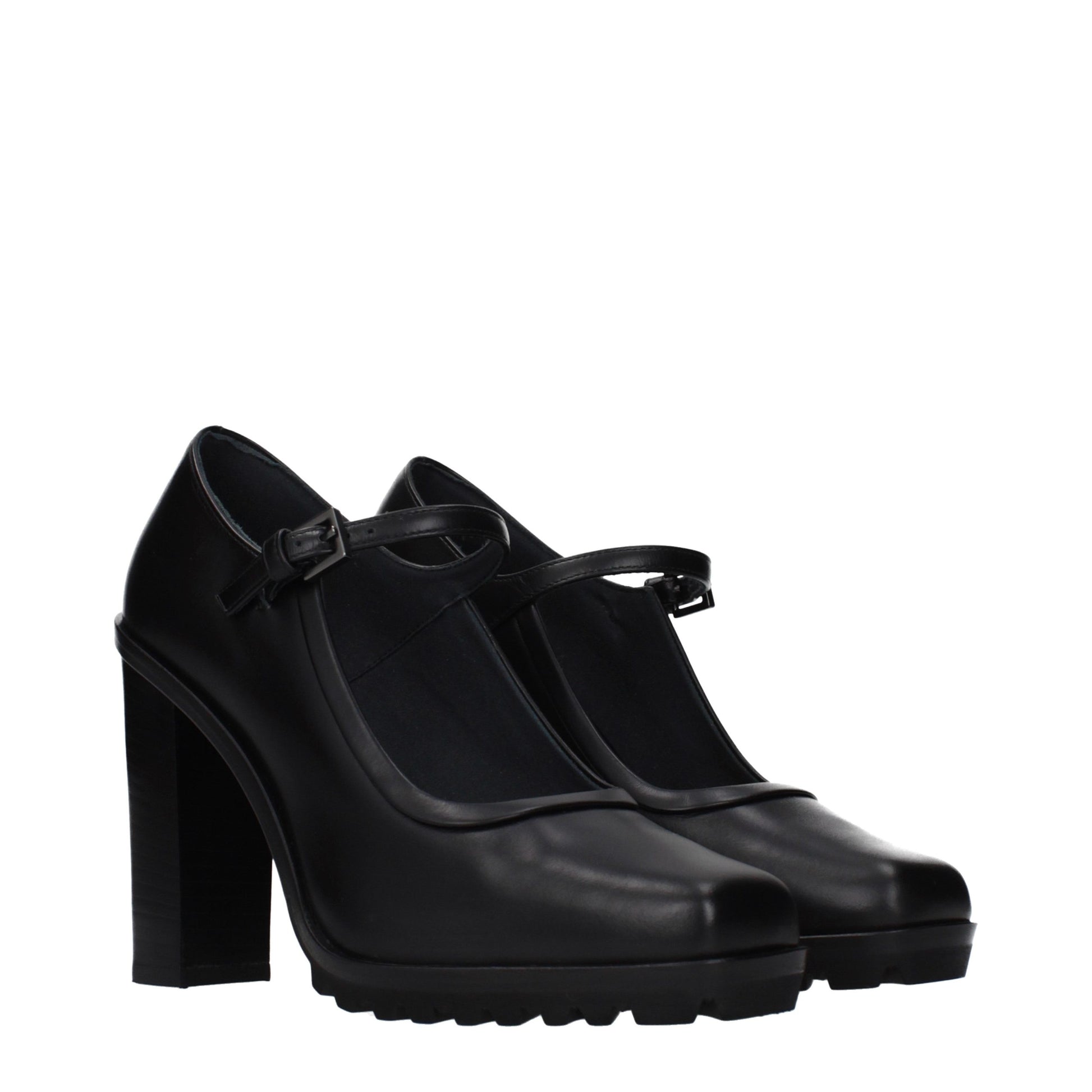 High-Heel Pumps Heels by Max Mara for women in leather and black showcases a effortlessly elegant silhouette as Women's Leather High-Heel Pumps Heels, featuring a effortlessly elegant high-heel and a effortlessly elegant for an elegant look.