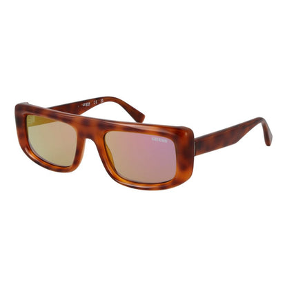This Sunglasses by Guess for unisex in plastic brown presents a sumptuous silhouette, showcasing a sumptuous rectangle full-rim frame design in brown coloured frame and high-performance mirrored category-2-medium-tint lens.