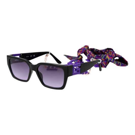 Sunglasses by Guess for unisex in gradient, black & purple features an effortlessly chic cat-eye full-rim frame design with black coloured frame detailing and category-2-medium-tint gradient lens for a effortlessly chic aesthetic.