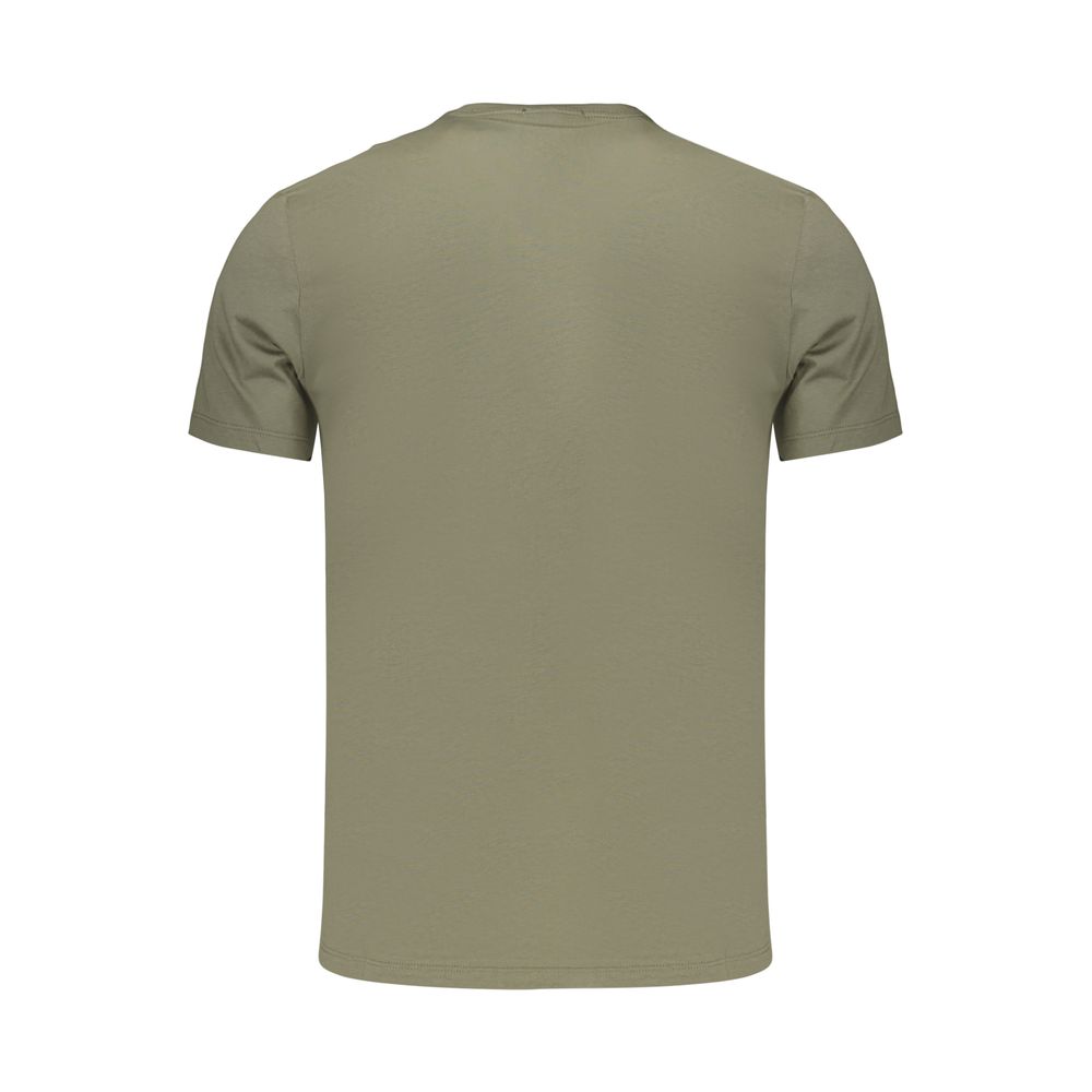T-Shirt by Calvin Klein for men in cotton green showcases a dramatic silhouette, elegantly detailed with a dramatic and for a truly dramatic finish.