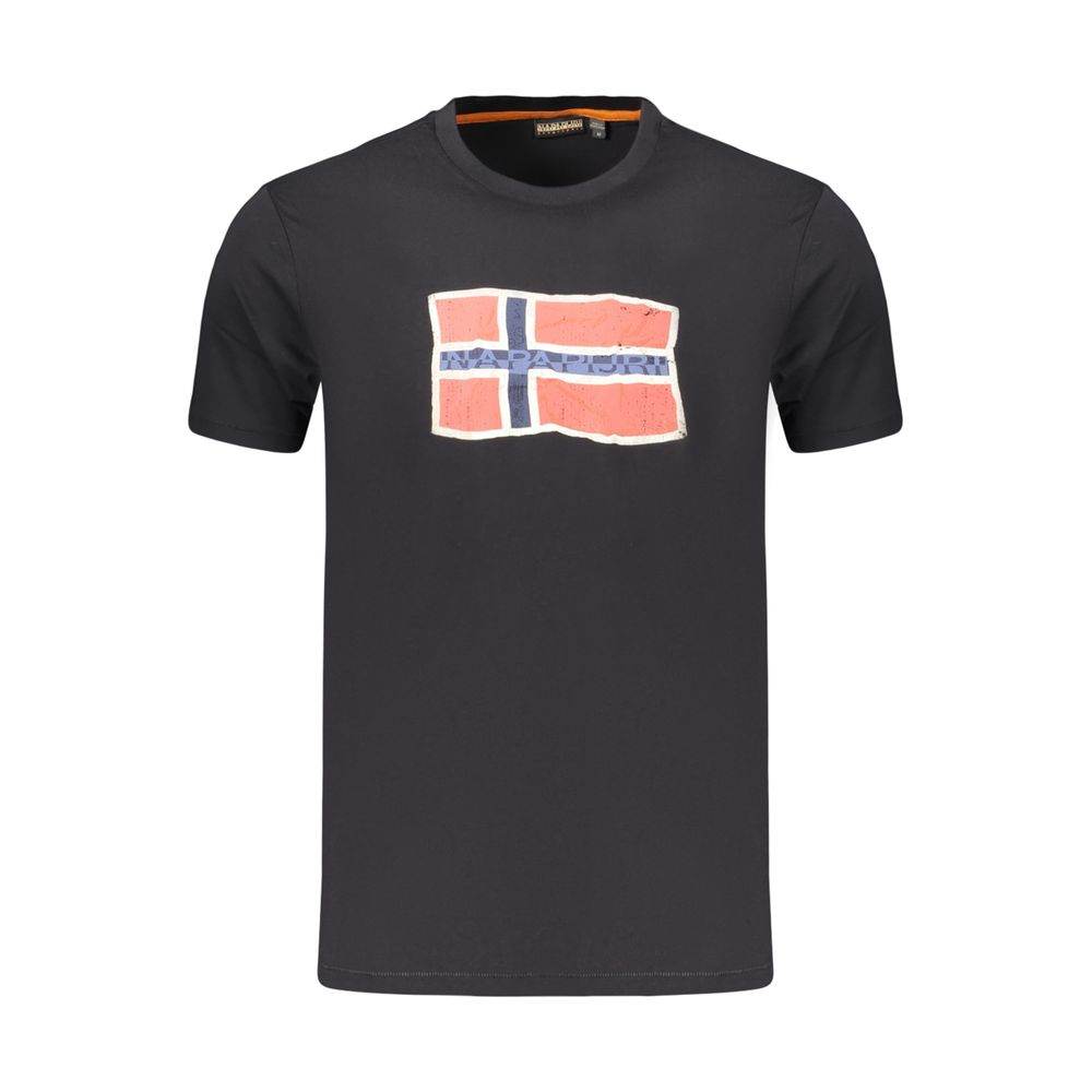 T-Shirt by Napapijri for men in cotton black features an edgy silhouette, meticulously detailed with a sophisticated and for a truly edgy finish.