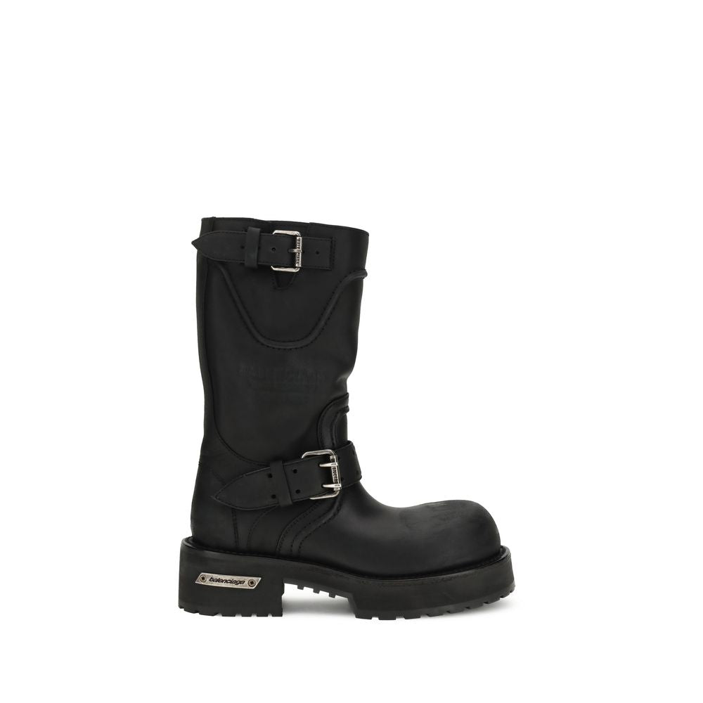 Lace-Up Strap Boots by Balenciaga for women in bos taurus calf leather black features an high-performance silhouette, showcasing the sophisticated design of the Women's Bos Taurus Calf Leather Lace-Up Strap Boots with a and a refined round toe style.