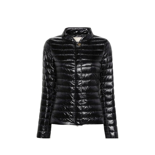 Overcoat by Herno for women in polyamide & goose-down black features an voluminous silhouette, showcasing distinct pockets & insulated and a voluminous for a truly voluminous aesthetic.