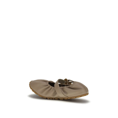 Ballet Flat Shoes by Balmain for women in bos taurus calf & lambskin leather beige presents a impeccable silhouette as Women's Bos Taurus Calf & Lambskin Leather Ballet Flat Shoes, artfully designed with a and a impeccable for a refined, upscale finish.