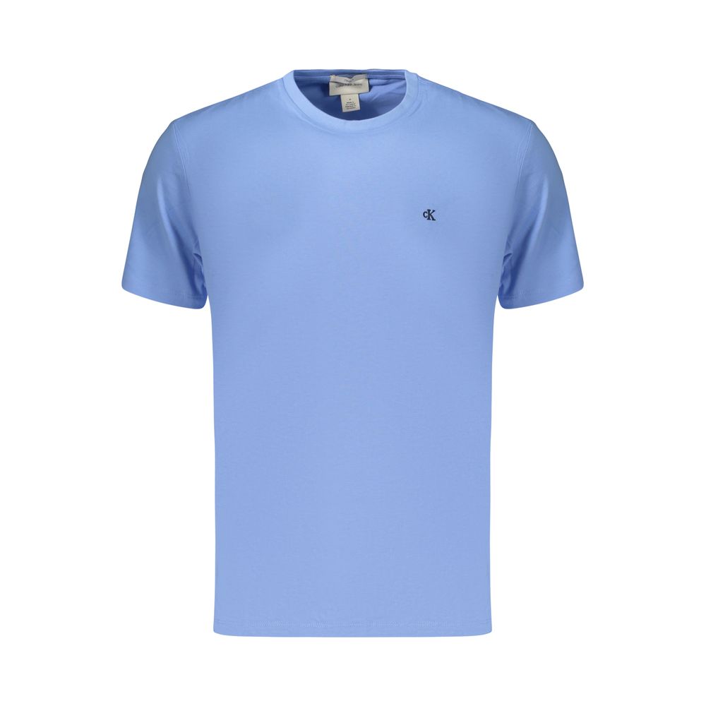T-Shirt by Calvin Klein for men in cotton light-blue features an edgy silhouette, meticulously detailed with a sophisticated and for a truly edgy finish.