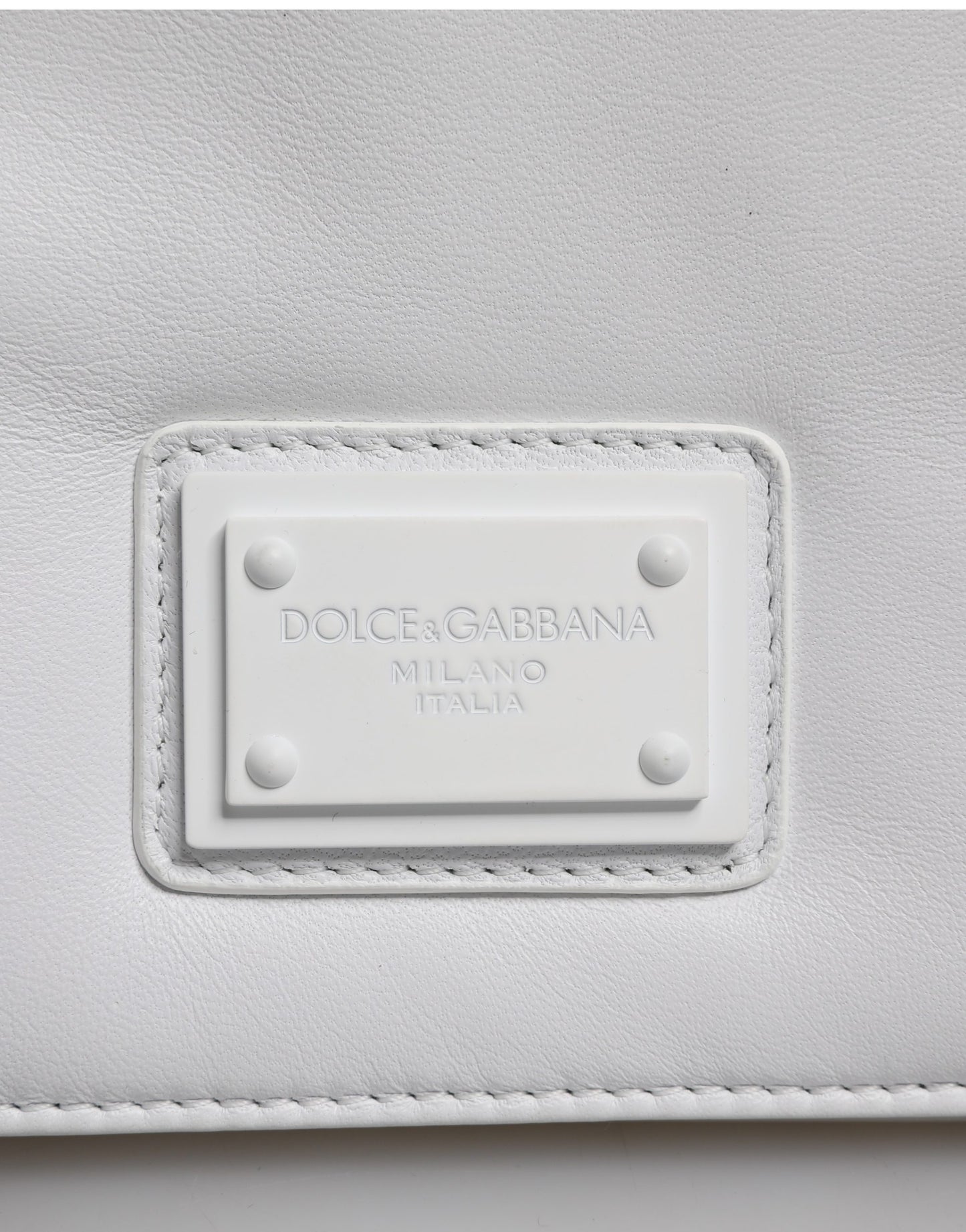 2-in-1 Shoulder & Crossbody Handbag by Dolce & Gabbana for women in acrylic leather & cotton white features an multi-faceted design with a secure , ample , and versatile crossbody-strap & shoulder-strap for a multi-faceted finish.