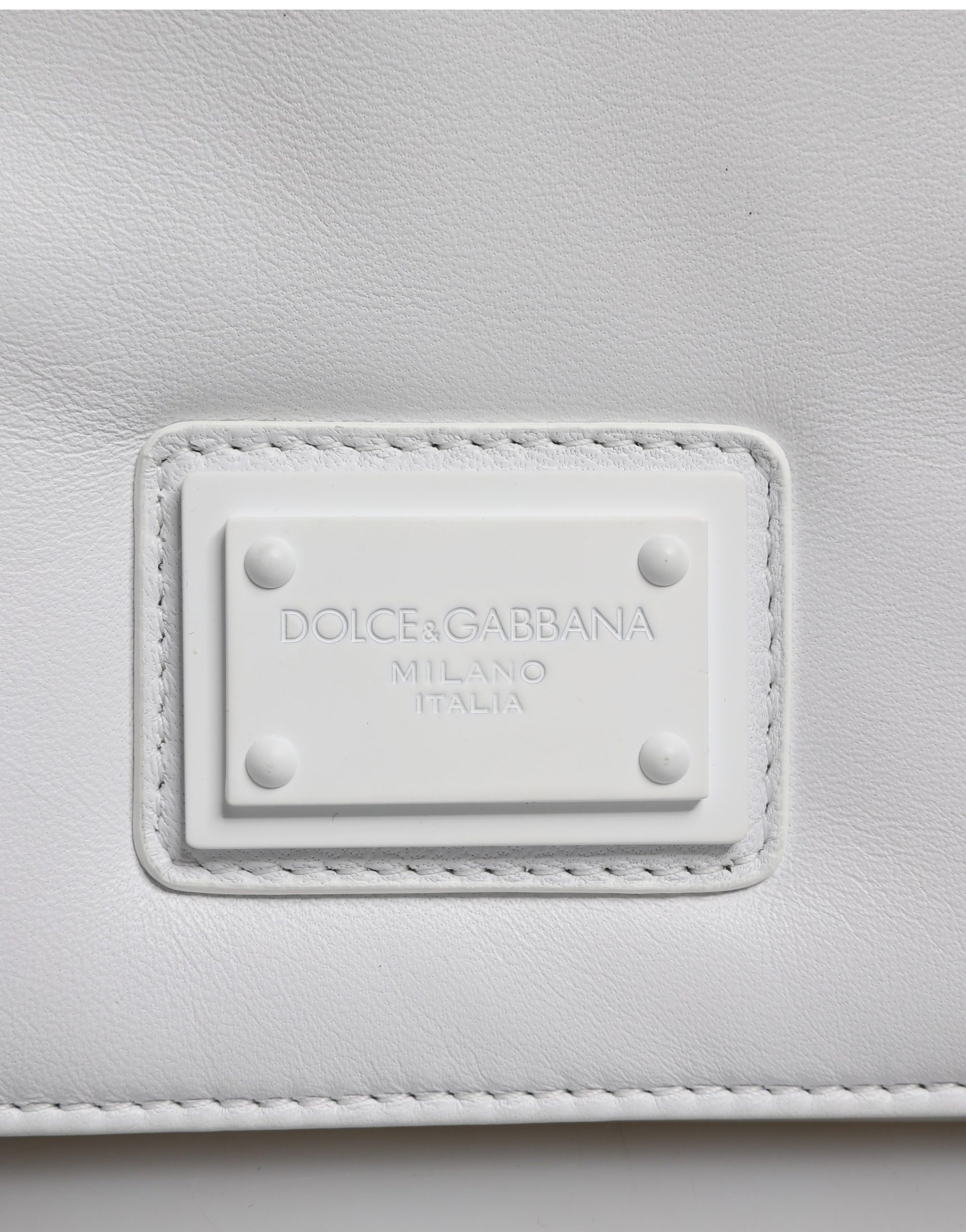 2-in-1 Shoulder & Crossbody Handbag by Dolce & Gabbana for women in acrylic leather & cotton white features an multi-faceted design with a secure , ample , and versatile crossbody-strap & shoulder-strap for a multi-faceted finish.