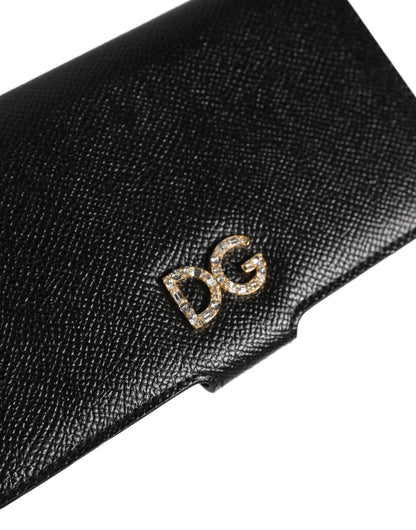Mini Crossbody Handbag by Dolce & Gabbana for women in calf leather black features an versatile silhouette, showcasing a secure and versatile with versatile crossbody-strap for a versatile finish.