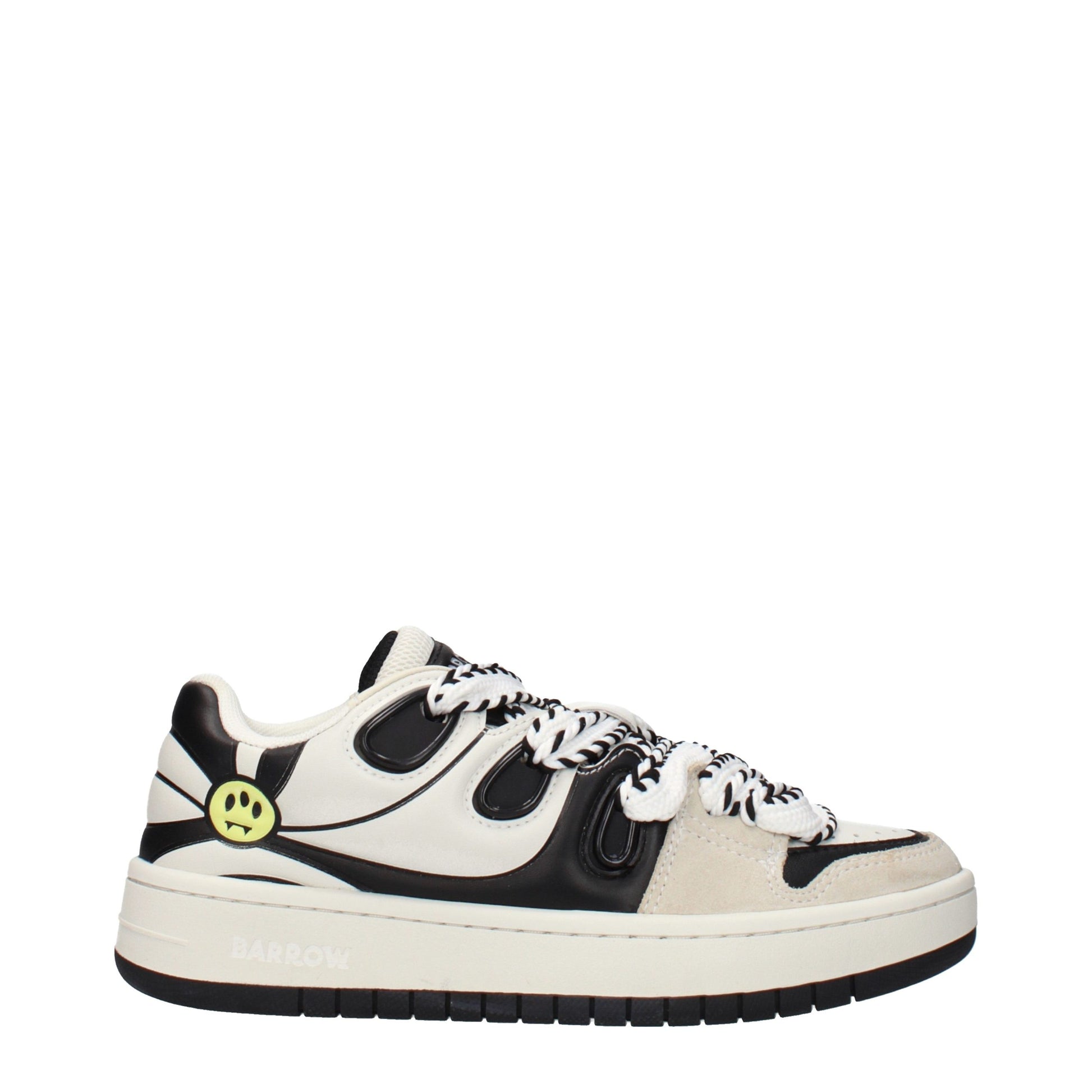 Sneakers by Barrow for women in leather beige presents a sumptuous silhouette, artfully capturing the essence of the Women's Fashion Leather Sneakers with its sumptuous fashion style design.