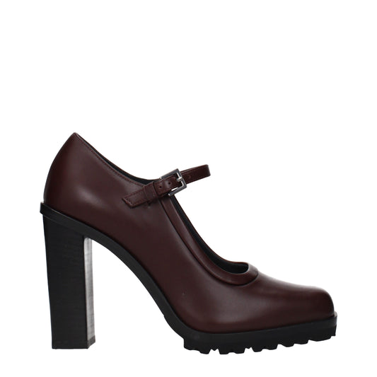 High-Heel Pumps Heels by Max Mara for women in leather brown showcases a exquisite silhouette, perfectly accentuating Women's Leather High-Heel Pumps Heels with a exquisite high-heel and exquisite .