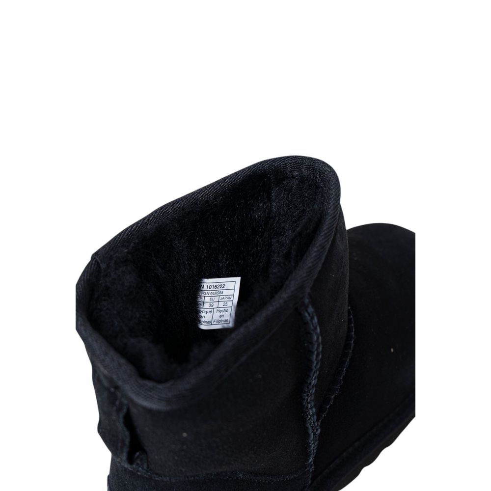 Ankle Winter Boots by UGG for women in suede leather black showcases a aeronautic silhouette as Women's Lightweight Suede Leather Ankle Winter Boots, artfully defined by a aeronautic and a aeronautic .