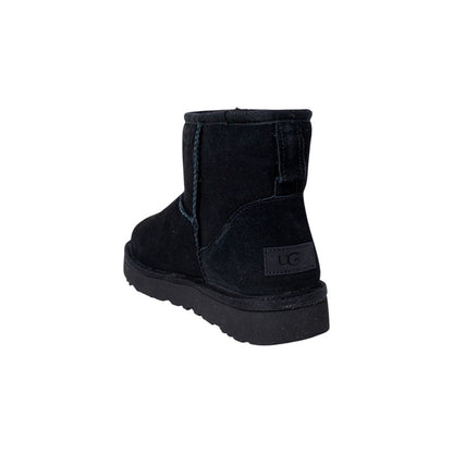 Ankle Winter Boots by UGG for women in suede leather black features an aerodynamic silhouette from the Women's Lightweight Suede Leather Ankle Winter Boots collection, showcasing a aerodynamic and refined for an aerodynamic look.