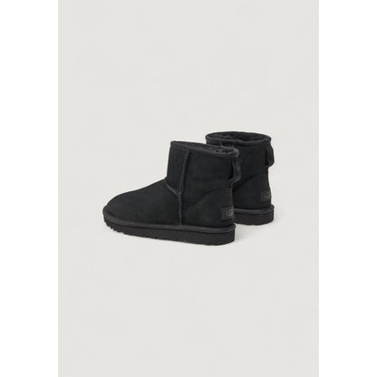 Ankle Winter Boots by UGG for women in suede leather black features an dynamic silhouette, showcasing the dynamic Women's Lightweight Suede Leather Ankle Winter Boots design with its distinctive and elegant .