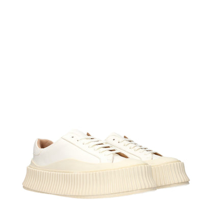 Sneakers by Jil Sander for women in leather white presents a sumptuous silhouette, artfully capturing the essence of the Women's Fashion Leather Sneakers with its sumptuous fashion style design.