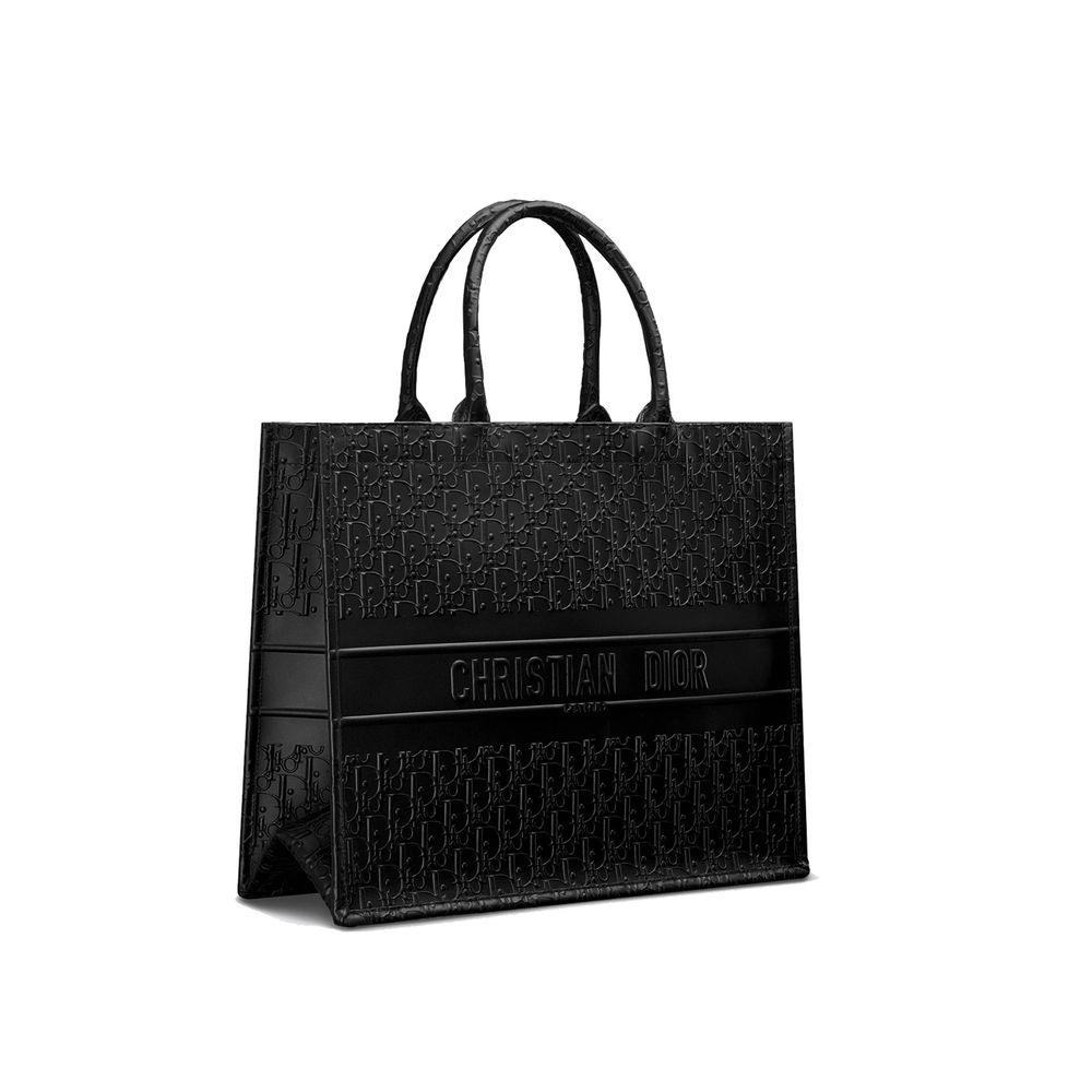 Tote Bag by Dior for women in calfskin leather black features a jet-set sophisticated Calfskin Leather Tote Bag design with a secure , ample , and versatile handle for a jet-set sophisticated finish.