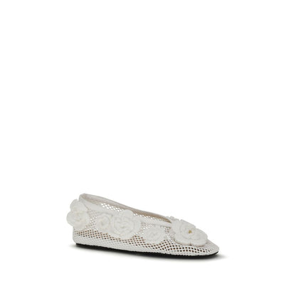 Ballet Flat Shoes by Ganni for women in polyethylene polyurethane & viscose white & floral presents a impeccable silhouette as Crochet Jenny Women's Polyethylene Polyurethane & Viscose Ballet Flat Shoes, artfully designed with a and a impeccable square toe style for a refined, upscale finish.