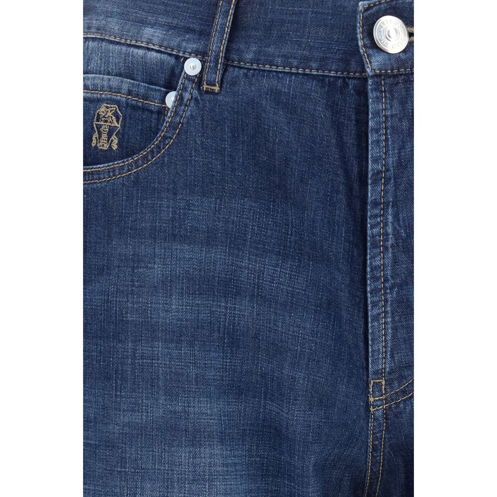 Jeans by Brunello Cucinelli for men in denim cotton blue features an sophisticated and relaxed-fit & slim with a precise long, creating a sophisticated and sophisticated silhouette.