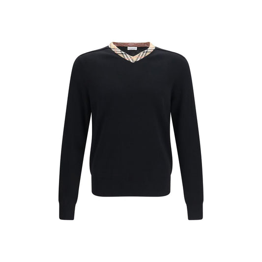 Sweatshirt by Burberry for men in merino wool black, sand & signature features an provocated silhouette, detailed with a provocated long-sleeve and a refined v-neck neckline for a sophisticated aesthetic.
