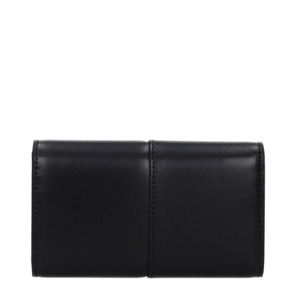Wallet by Karl Lagerfeld for women in polyethylene & polyurethane black presents a architectural silhouette from the Polyethylene & Polyurethane Wallet collection, showcasing architectural for a architectural finish.