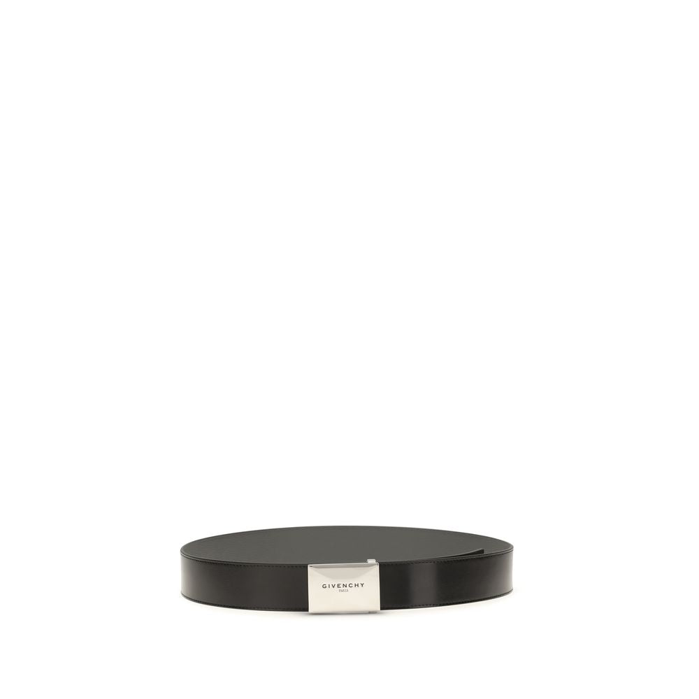 Belt by Givenchy for men in bos taurus calfskin leather black, silver & signature features an artisanal finish, elegantly showcasing the signature style and artisanal craftsmanship of the Bos Taurus Calfskin Leather Belt design.
