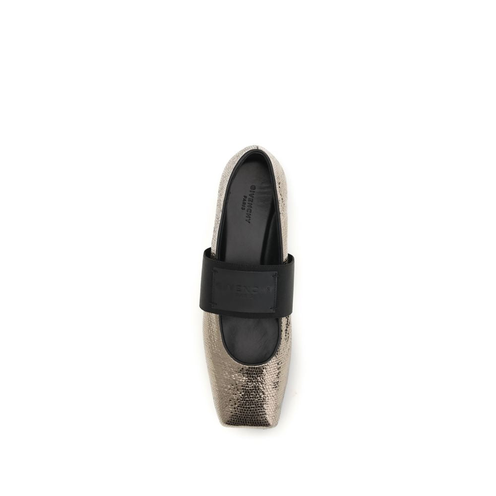 Ballet Flat Shoes by Givenchy for women in embossed bos taurus calf leather gold presents a impeccable silhouette as Women's Embossed Bos Taurus Calf Leather Ballet Flat Shoes, artfully designed with a and a impeccable for a refined, upscale finish.