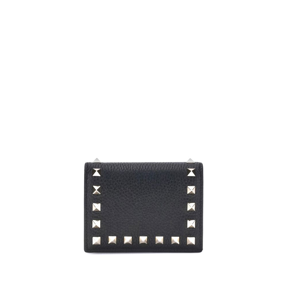 Wallet by Valentino Garavani for women in bos taurus calf leather black presents a streamlined silhouette, showcasing the sophisticated design of the Rockstud Bos Taurus Calf Leather Wallet collection with functional .