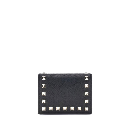 Wallet by Valentino Garavani for women in bos taurus calf leather black presents a streamlined silhouette, showcasing the sophisticated design of the Rockstud Bos Taurus Calf Leather Wallet collection with functional .