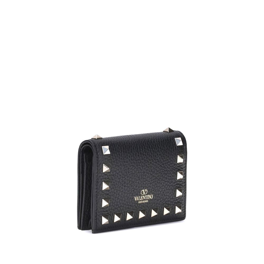 Wallet by Valentino Garavani for women in bos taurus calf leather black features a sleek silhouette, showcasing the sleek Rockstud Bos Taurus Calf Leather Wallet design with sophisticated for a premium look.