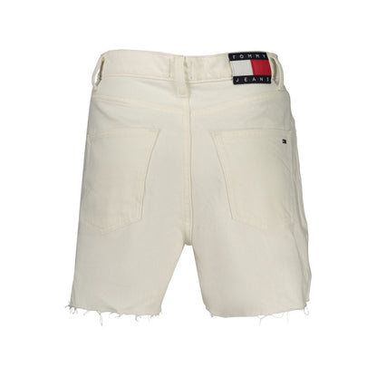 Short Trousers by Tommy Hilfiger for women in cotton polyester white features an effortless chic silhouette, meticulously tailored with a sophisticated mom, short, and for a effortless chic finish.