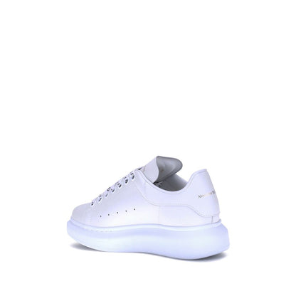 Sneakers by Alexander McQueen for women in bos taurus calf leather white presents a impeccable silhouette as Women's Fashion Bos Taurus Calf Leather Sneakers, expertly defined by a impeccable fashion style for a impeccable, high-fashion look.