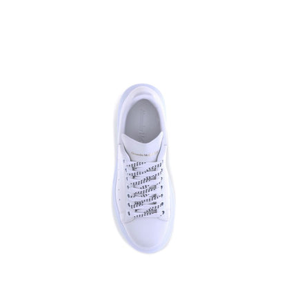 Sneakers by Alexander McQueen for women in bos taurus calf leather white presents a impeccable silhouette as Women's Fashion Bos Taurus Calf Leather Sneakers, expertly defined by a impeccable fashion style for a impeccable, high-fashion look.