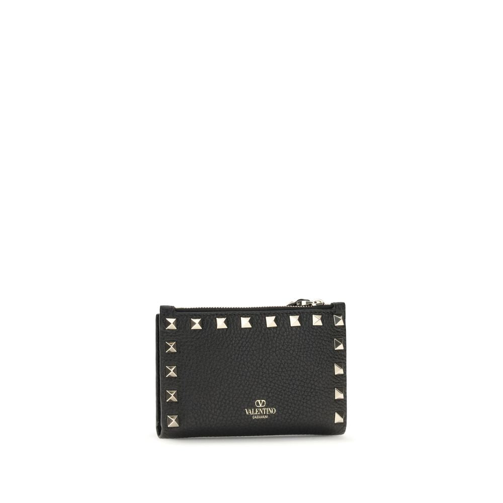 Cardholder Wallet by Valentino Garavani for women in bos taurus calf leather black showcases a distinguished silhouette, artfully capturing the essence of the distinguished Rockstud Bos Taurus Calf Leather Cardholder Wallet design with functional card-organization coin-purse.
