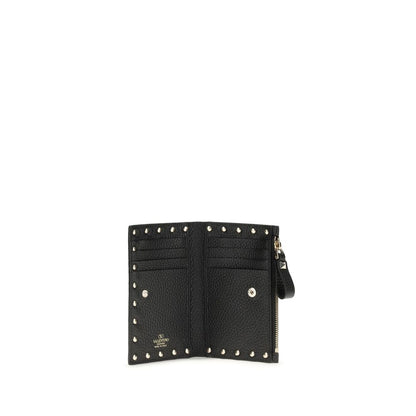 Cardholder Wallet by Valentino Garavani for women in bos taurus calf leather black presents a architectural silhouette from the Rockstud Bos Taurus Calf Leather Cardholder Wallet collection, showcasing architectural card-organization coin-purse for a architectural finish.