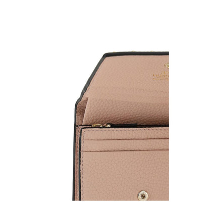 Wallet by Valentino Garavani for women in bos taurus calf leather pink & signature showcases a distinguished silhouette, artfully capturing the essence of the distinguished Rockstud Bos Taurus Calf Leather Wallet design with functional .