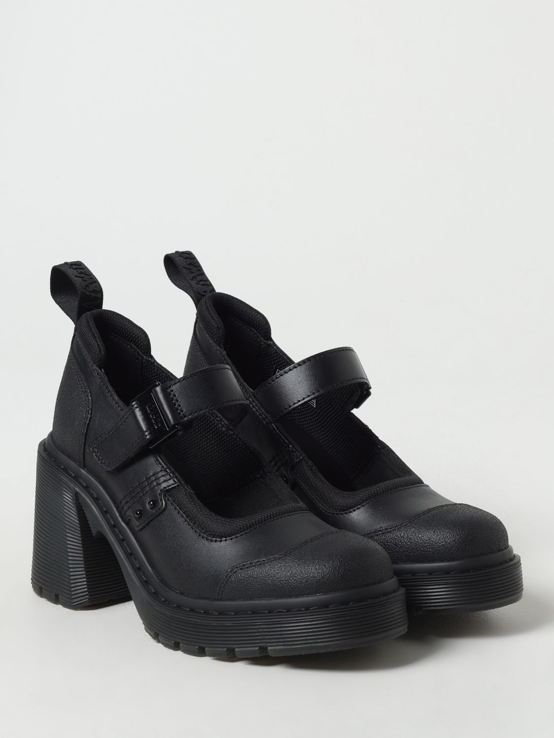 This Platform Mary-Jane Pumps Heels by Dr. Martens for women in leather black presents a effortlessly chic silhouette from the Women's Leather Platform Mary-Jane Pumps Heels collection, featuring a effortlessly chic platform block-heel and effortlessly chic .