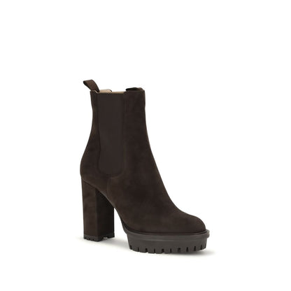 Platform Ankle Boots by Gianvito Rossi for women in bos taurus calf suede leather brown features an high-performance silhouette, showcasing the sophisticated design of the Women's Bos Taurus Calf Suede Leather Platform Ankle Boots with a platform block-heel and a refined round toe style.