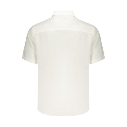 Shirt by North Sails for men in linen white showcases a sleek silhouette, elegantly detailed with a sleek spread-collar neckline and for a sleek finish.