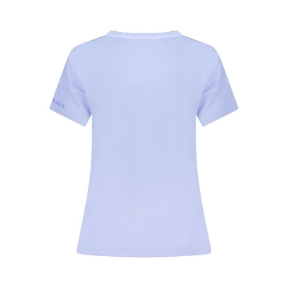 T-Shirt by North Sails for women in cotton purple & print features an on trend silhouette, perfectly showcasing a on trend and crew neckline for an elevated aesthetic.