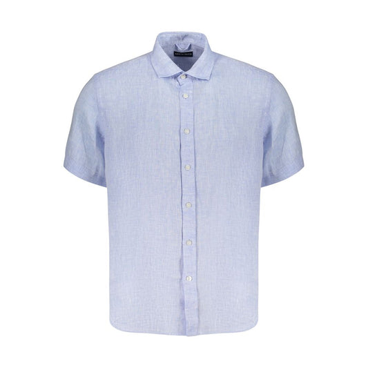 Shirt by North Sails for men in linen azzurro presents a discerning silhouette, showcasing a sophisticated spread-collar neckline and short-sleeve for a truly discerning finish.