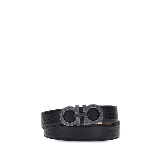 Belt by Ferragamo for men in bos taurus calf leather black features a artisanal-chic design, artfully capturing the essence of the Gancini Bos Taurus Calf Leather Belt with a artisanal-chic finish.