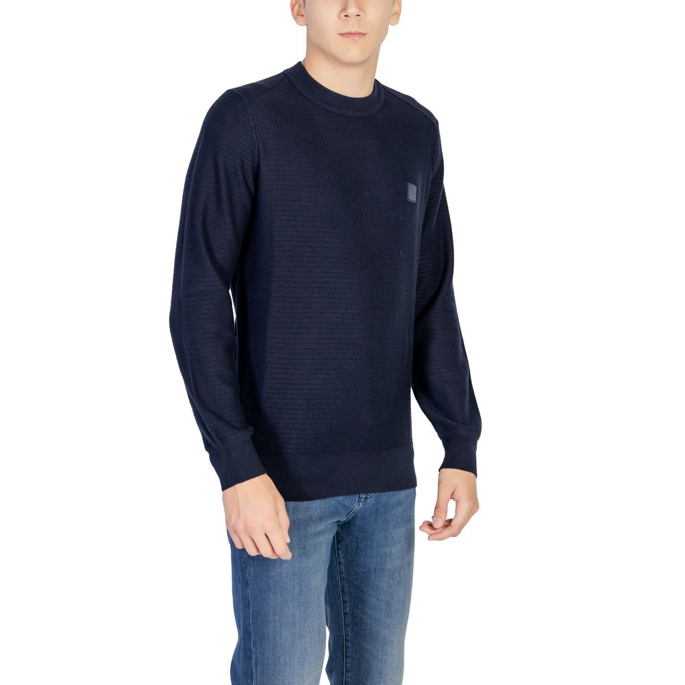 Sweatshirt by Hugo Boss for men in cashmere cotton blend blue showcases a slouchy chic silhouette, artfully detailed with a slouchy chic and for a slouchy chic finish.