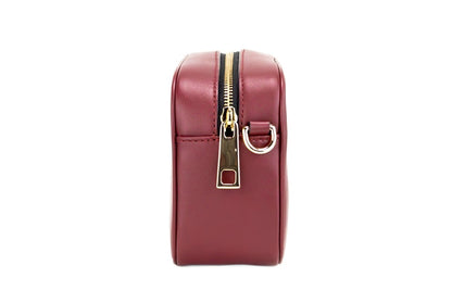 Crossbody Camera Handbag by Marc Jacobs for women in nylon & leather gold & multicolor features a exquisite silhouette, showcasing a secure zipper and exquisite cardholder with versatile crossbody-strap, adjustable-strap & detachable-strap for a exquisite finish.