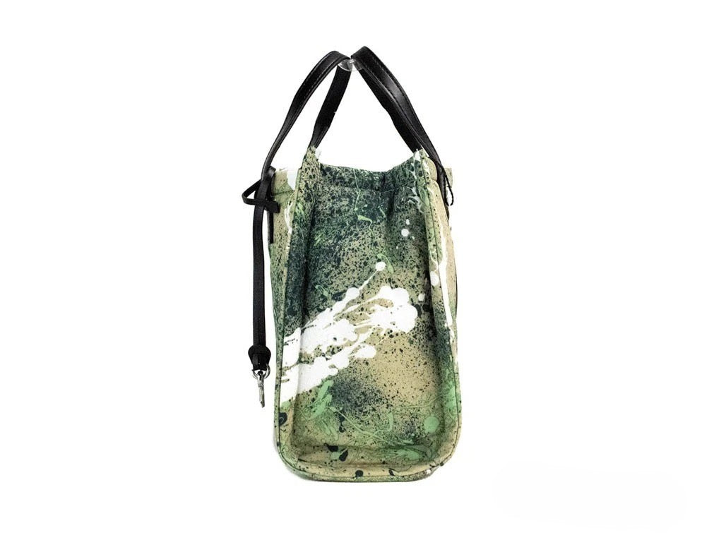Mini Crossbody Travel Tote Handbag by Marc Jacobs for women in raffia & leather green, multicolor, silver & print showcases a versatile sophistication silhouette, featuring a secure zipper, versatile sophistication , and versatile crossbody-strap, adjustable-strap, detachable-strap & handle for a versatile sophistication finish.