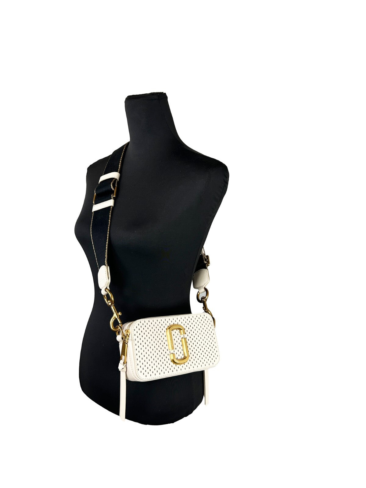 Compact 2-in-1 Shoulder & Crossbody Handbag by Marc Jacobs for women in canvas & leather black, cream & gold features an multi-faceted design with a secure zipper, ample , and versatile crossbody-strap, shoulder-strap, adjustable-strap & detachable-strap for a multi-faceted finish.
