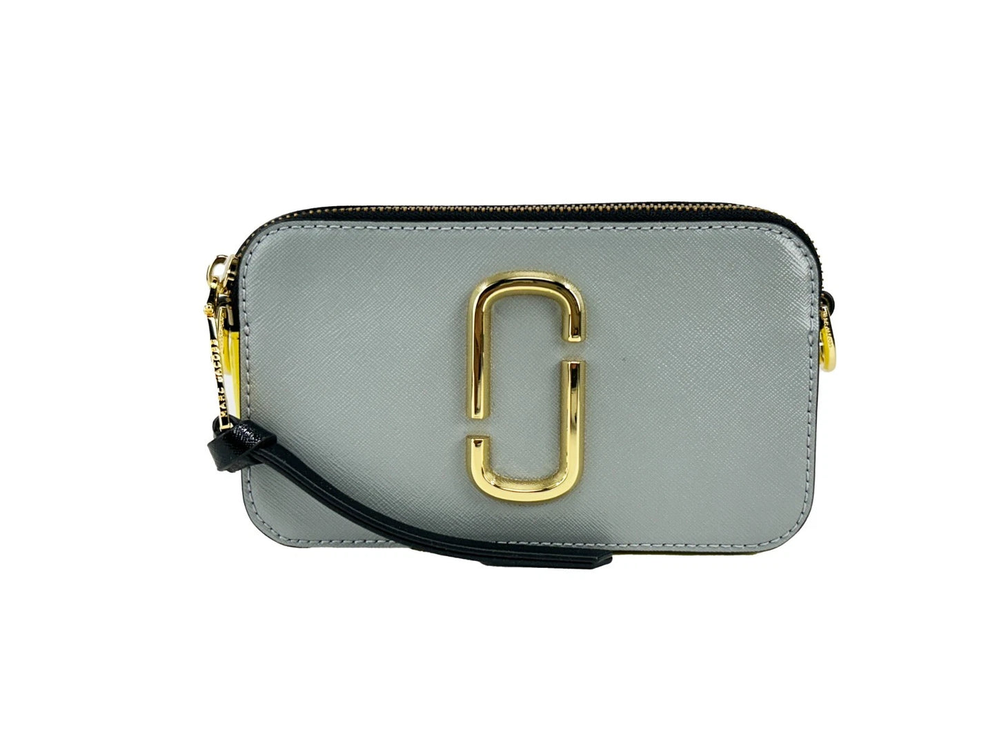 Small Crossbody Handbag by Marc Jacobs for women in canvas gold features an multi-faceted design with a secure zipper, ample , and versatile crossbody-strap, adjustable-strap & detachable-strap for a multi-faceted finish.