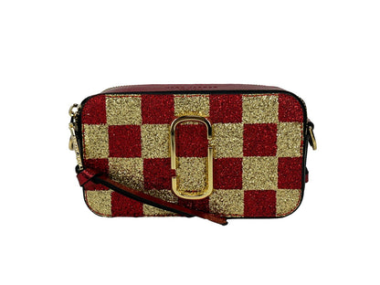 Small Crossbody Handbag by Marc Jacobs for women in canvas & leather gold features a exquisite silhouette, showcasing a secure zipper and exquisite with versatile crossbody-strap & adjustable-strap for a exquisite finish.