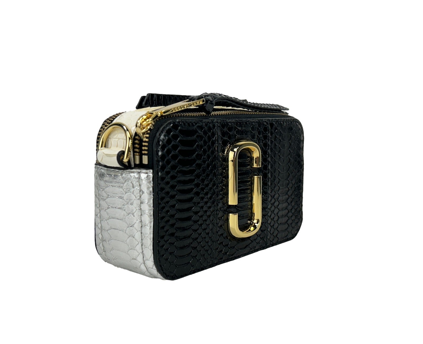 Compact Crossbody Handbag by Marc Jacobs for women in calfskin beige, gold & patterned features a refined silhouette, showcasing a secure zipper, organized , and versatile crossbody-strap, adjustable-strap & detachable-strap for a refined finish.